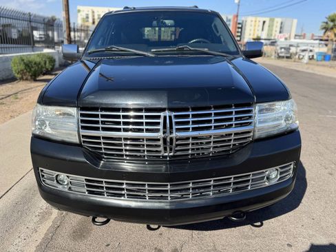 Used 2014 Lincoln Navigator 2WD image 2