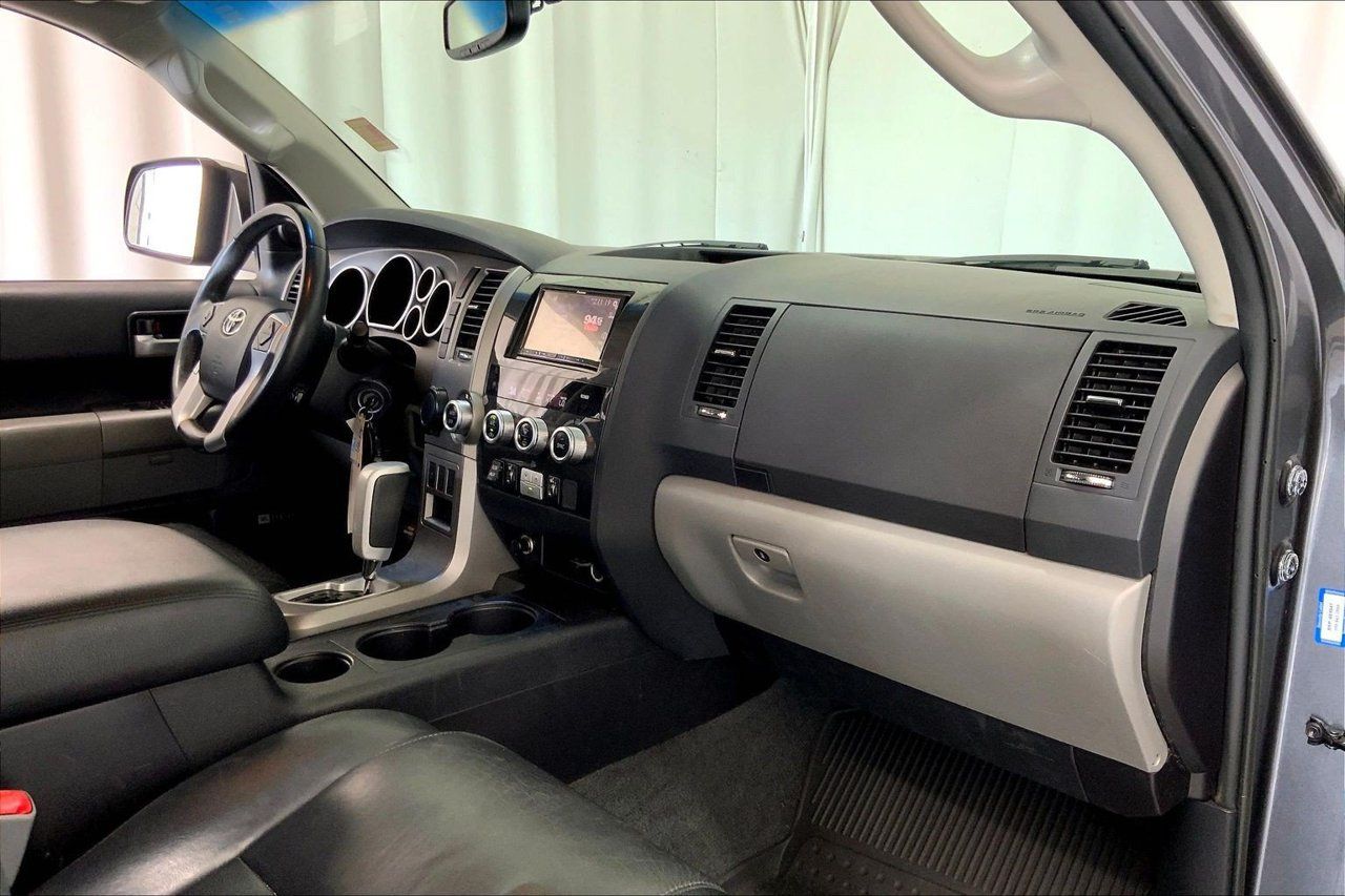 Used 2016 Toyota Sequoia Limited w/ Safety & Convenience Package RWD image 28