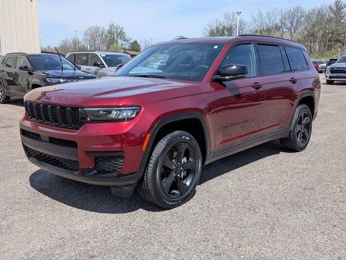 Certified 2023 Jeep Grand Cherokee L Laredo AWD/4WD image 1