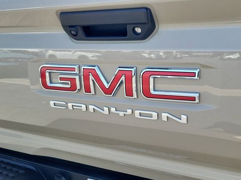 Used 2024 GMC Canyon AT4 w/ AT4 Premium Package AWD/4WD image 29
