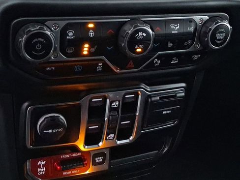 Used 2022 Jeep Wrangler Unlimited Rubicon 4xe w/ Dual Top Group image 20