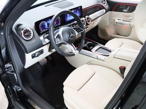 Certified 2025 Mercedes-Benz GLB 250 4MATIC image 22