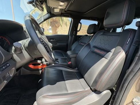 Used 2023 Nissan Frontier PRO-4X w/ Pro-4X Premium Package AWD/4WD image 9