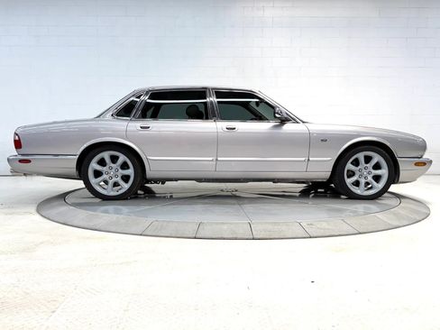 Used 2000 Jaguar XJ8 RWD image 21