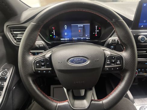 Used 2025 Ford Escape ST-Line image 30