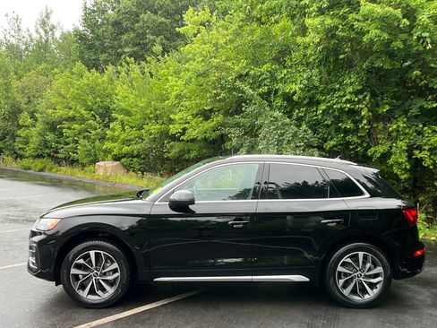 Used 2021 Audi Q5 2.0T Premium Plus w/ Premium Plus Package AWD/4WD image 2