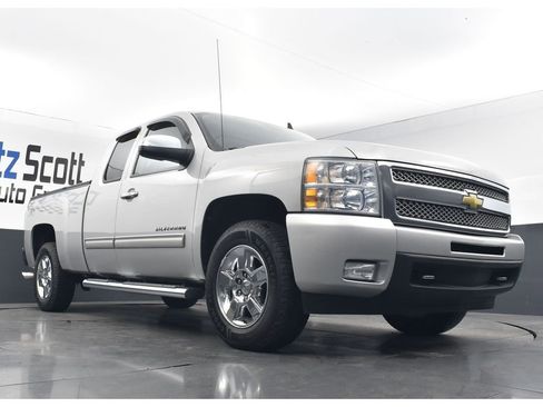 Used 2011 Chevrolet Silverado 1500 LTZ w/ Chrome Essentials Package image 23