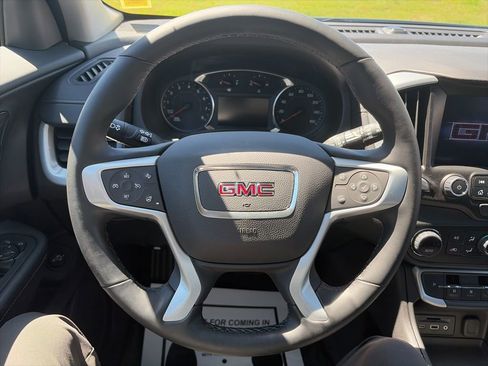 Used 2024 GMC Terrain SLT AWD/4WD image 5