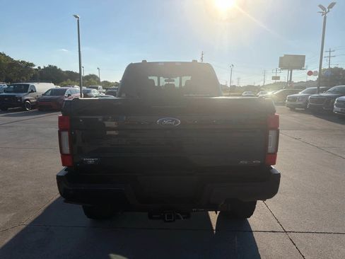 Used 2021 Ford F250 Lariat w/ Lariat Ultimate Package AWD/4WD image 9
