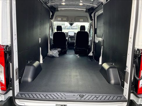 New 2026 Ford Transit 250 148 Medium Roof w/ Load Area Protection Package image 18