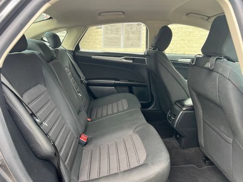 Used 2020 Ford Fusion SE FWD image 13