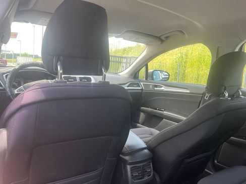 Used 2014 Ford Fusion SE FWD image 11