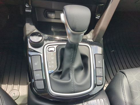 Certified 2025 Kia Seltos EX FWD image 16