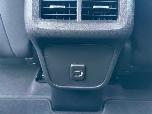 Used 2022 Chevrolet Equinox LT image 9