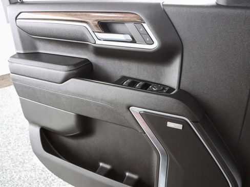 Used 2023 GMC Sierra 1500 Elevation w/ Preferred Package image 23