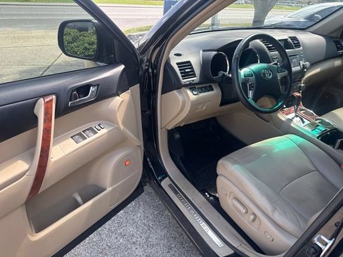 Used 2012 Toyota Highlander Limited FWD image 9