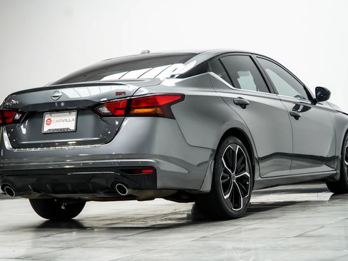 Used 2023 Nissan Altima 2.5 SR w/ SR Premium Package FWD image 13
