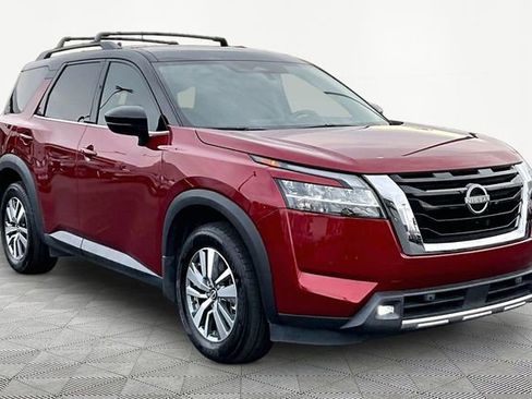 Used 2022 Nissan Pathfinder SL image 1