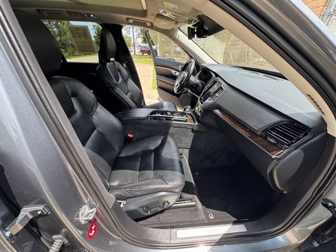 Used 2017 Volvo XC90 T6 Momentum w/ Vision Package AWD/4WD image 22
