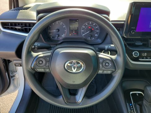 Used 2025 Toyota Corolla LE w/ Convenience Package image 22