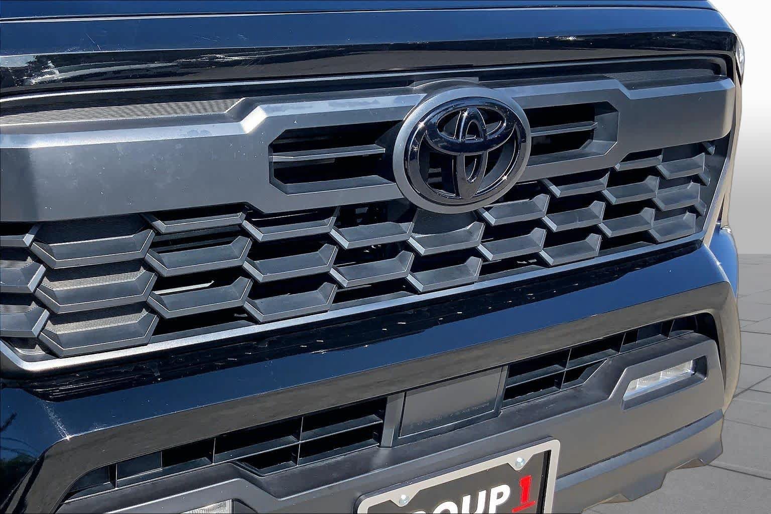 Used 2025 Toyota Tacoma TRD Off-Road AWD/4WD image 29