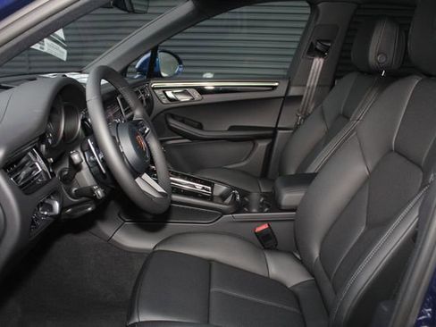 New 2026 Porsche Macan image 5