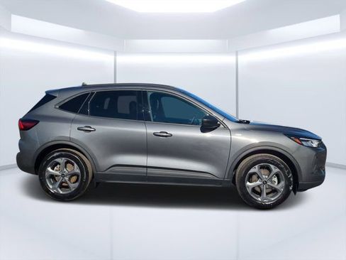 Used 2025 Ford Escape ST-Line FWD image 2