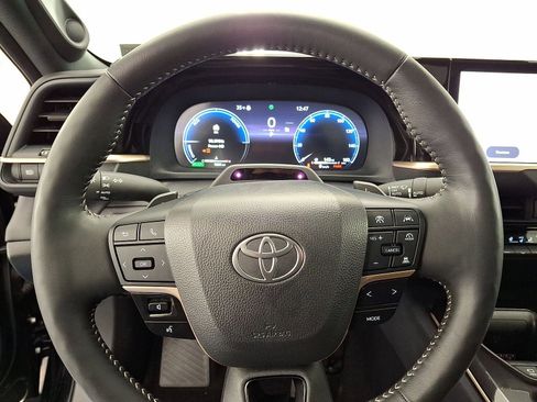 Used 2024 Toyota Crown Platinum image 16