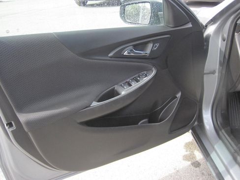 Used 2023 Chevrolet Malibu LS image 7