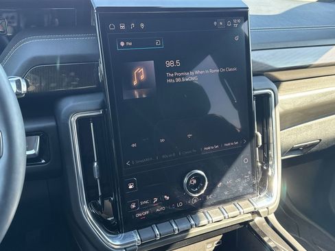 Used 2025 GMC Yukon Elevation w/ LPO, Floor Liner Package image 23