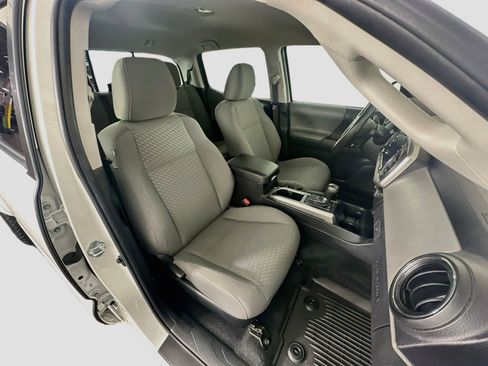 Used 2023 Toyota Tacoma SR5 RWD image 29
