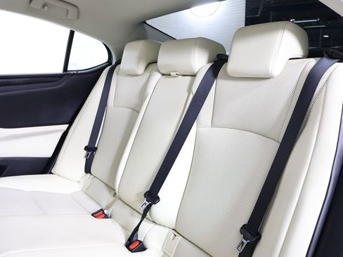 Used 2022 Lexus ES 350 w/ Premium Package image 14