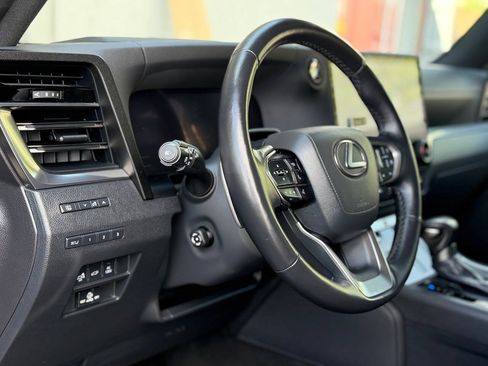 Used 2024 Lexus GX 550 w/ Cold Area Package AWD/4WD image 8