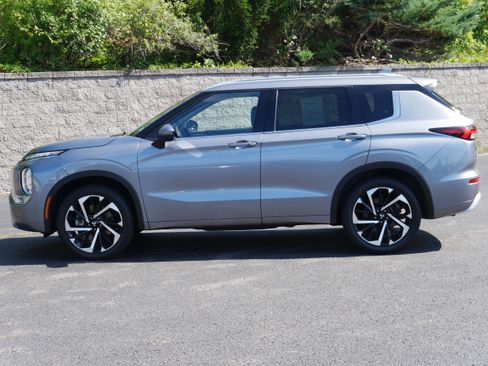 Used 2024 Mitsubishi Outlander SEL AWD/4WD image 3