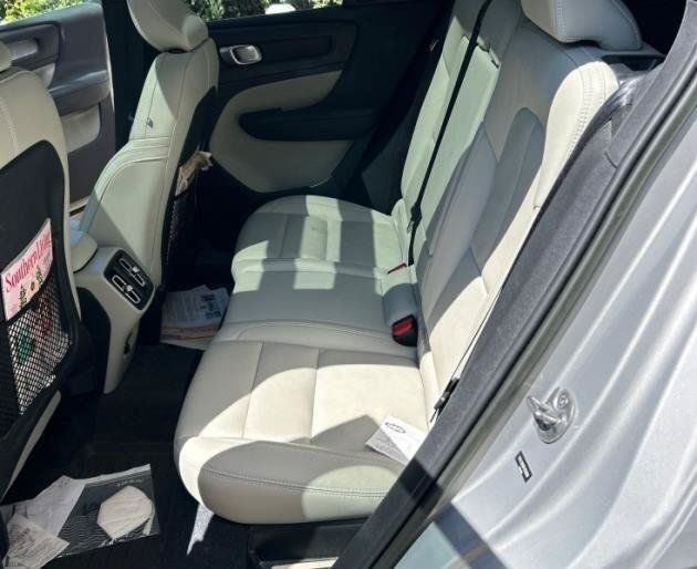 Used 2023 Volvo XC40 B5 Plus w/ Protection Package Premier AWD/4WD image 13