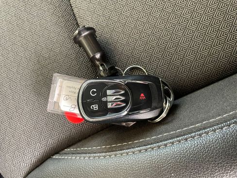 Used 2025 Buick Encore GX Preferred image 22