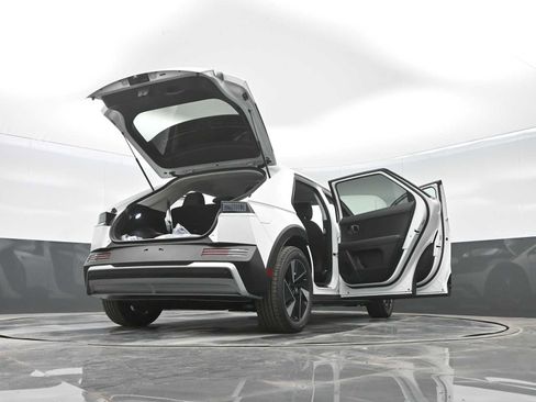 New 2025 Hyundai Ioniq 5 SE image 41