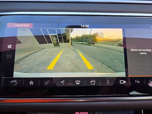 Used 2020 Land Rover Range Rover Evoque SE AWD/4WD image 24