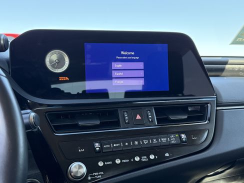 Certified 2024 Lexus ES 350 w/ Premium Package FWD image 25