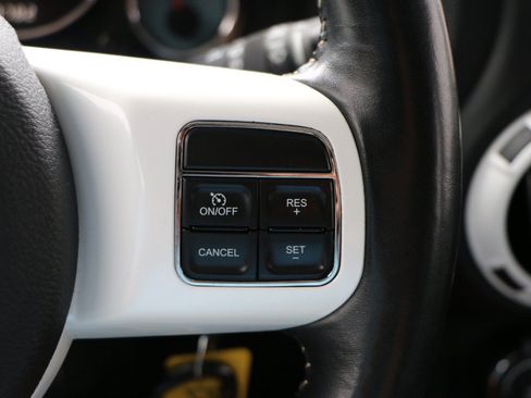 Used 2014 Jeep Wrangler Unlimited Sahara AWD/4WD image 16