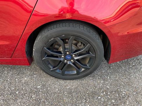 Used 2020 Ford Fusion SE w/ Equipment Group 151A FWD image 9