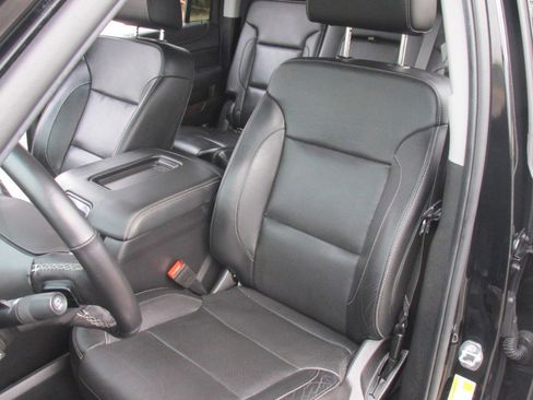 Used 2019 GMC Yukon XL SLT w/ Premium Edition image 55