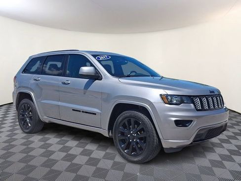 Used 2017 Jeep Grand Cherokee Altitude AWD/4WD image 1