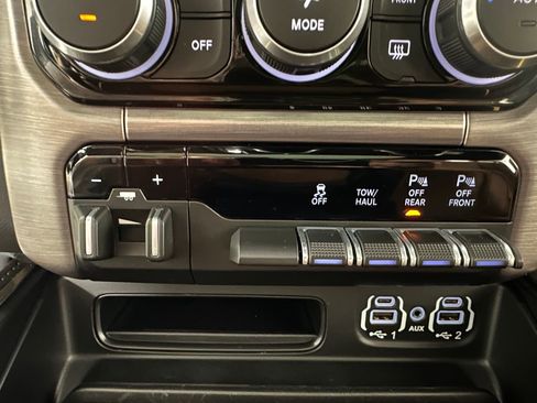 Used 2022 RAM 1500 Limited w/ Body Color Bumper Group image 39