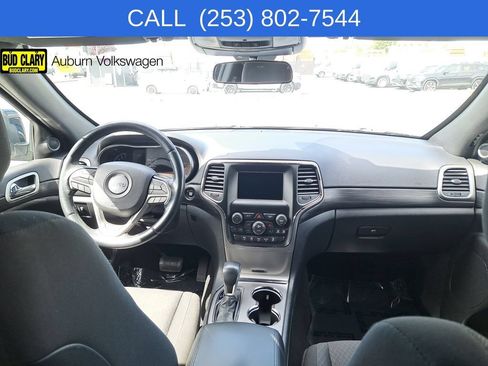 Used 2020 Jeep Grand Cherokee Laredo AWD/4WD image 16