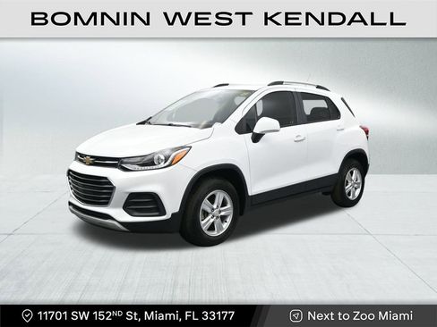 Used 2022 Chevrolet Trax LT w/ LT Convenience Package image 1