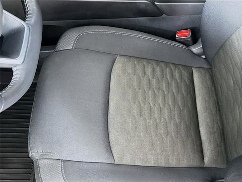 Used 2024 Nissan Pathfinder SV image 18