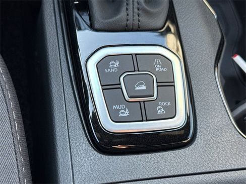 New 2026 Nissan Frontier SV w/ All-Weather Content Package image 28