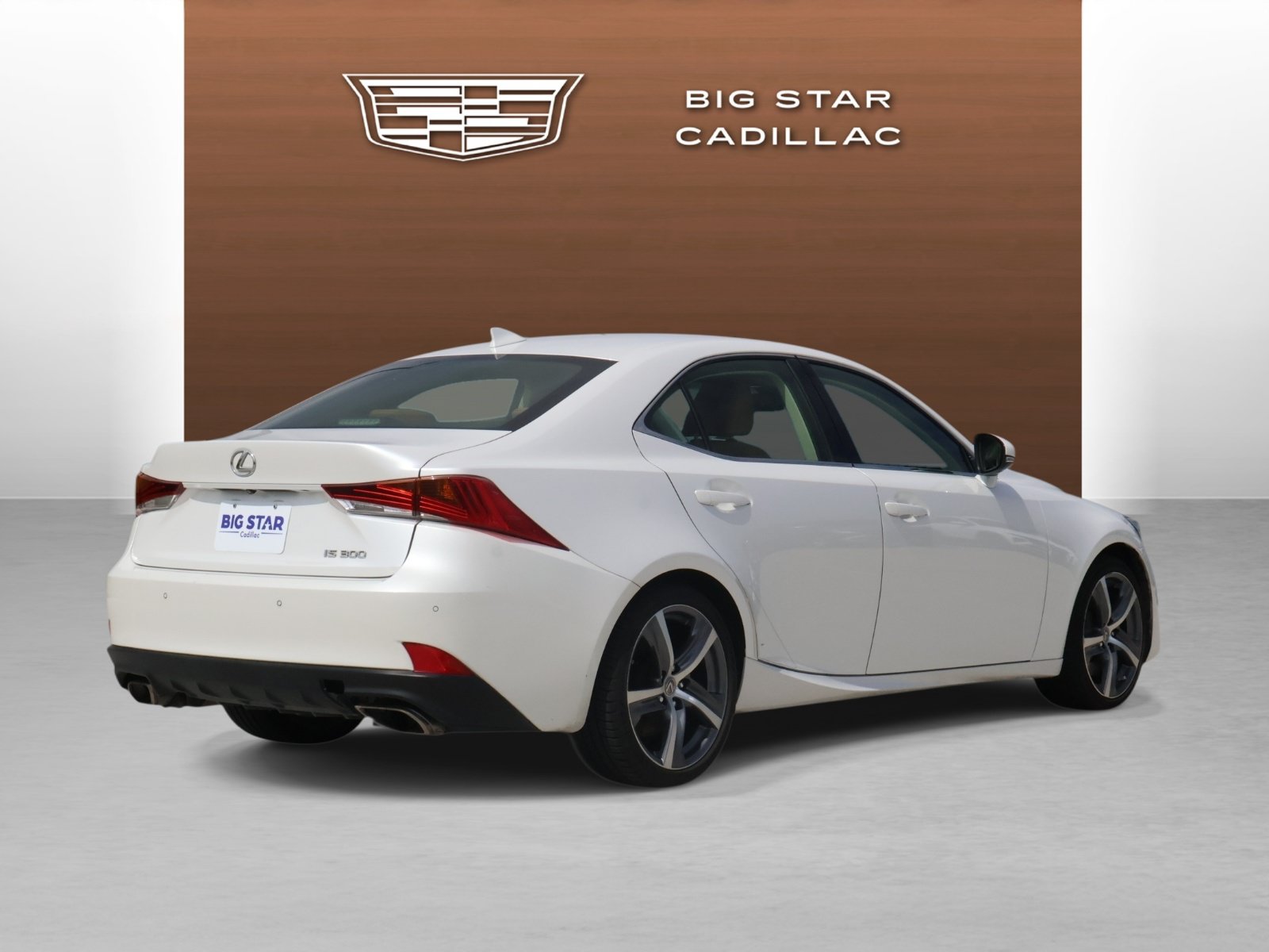 Used 2018 Lexus IS 300 w/ Comfort Package RWD image 5