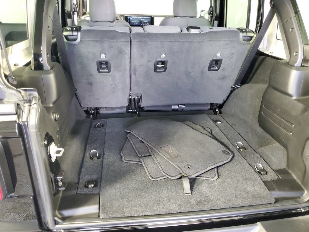 Used 2026 Jeep Wrangler Unlimited Sport AWD/4WD image 31